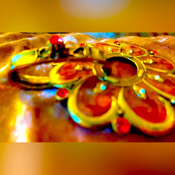 Vintage Extra Large Flower Pendant with Gemstones and Large Clasp for Chains - Picture 2 of 3